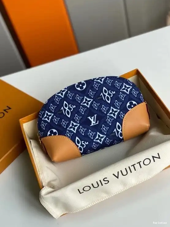 PM 1854 LOUIS VUITTON COSMETIC SINCE POUCH 0704